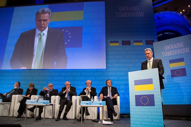 Фирташ намерен привлечь 300 млрд долл для восстановления Украины