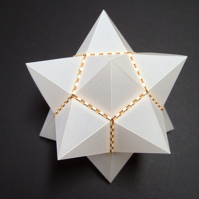 светильник из бумаги