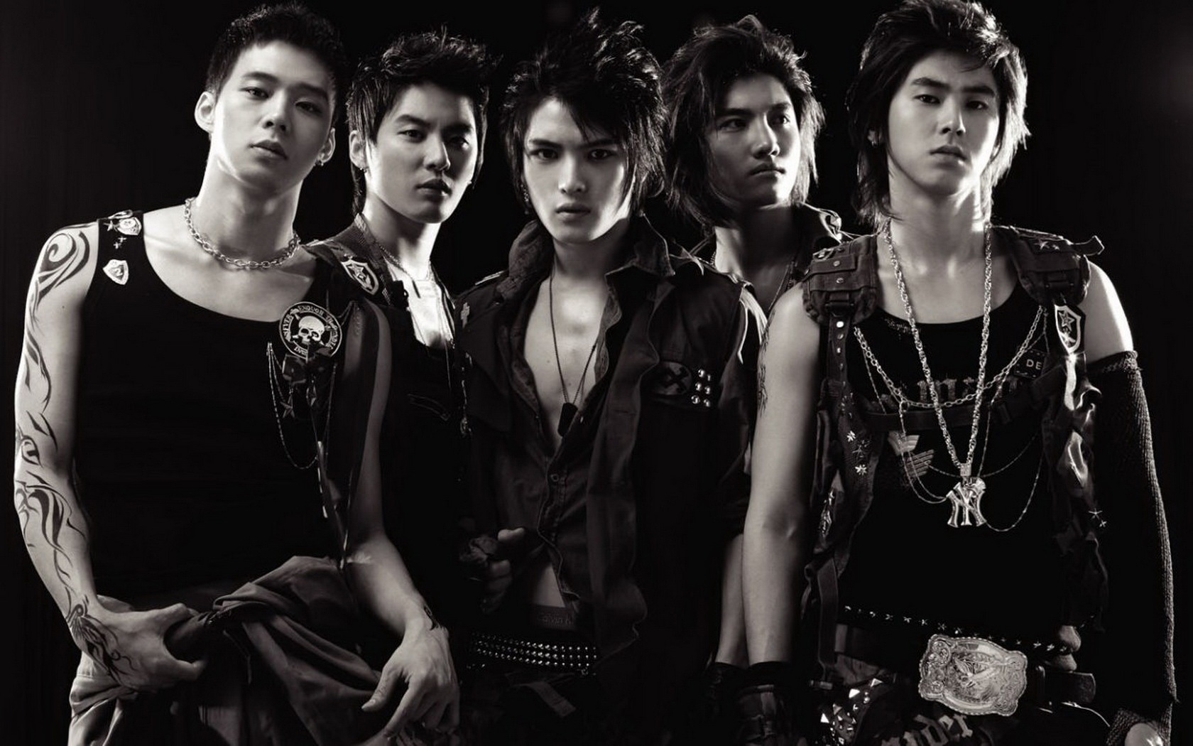 Tvxq участники. TVXQ. DBSK корейская группа. Корея группа DBSK. DBSK корейская группа концерт.