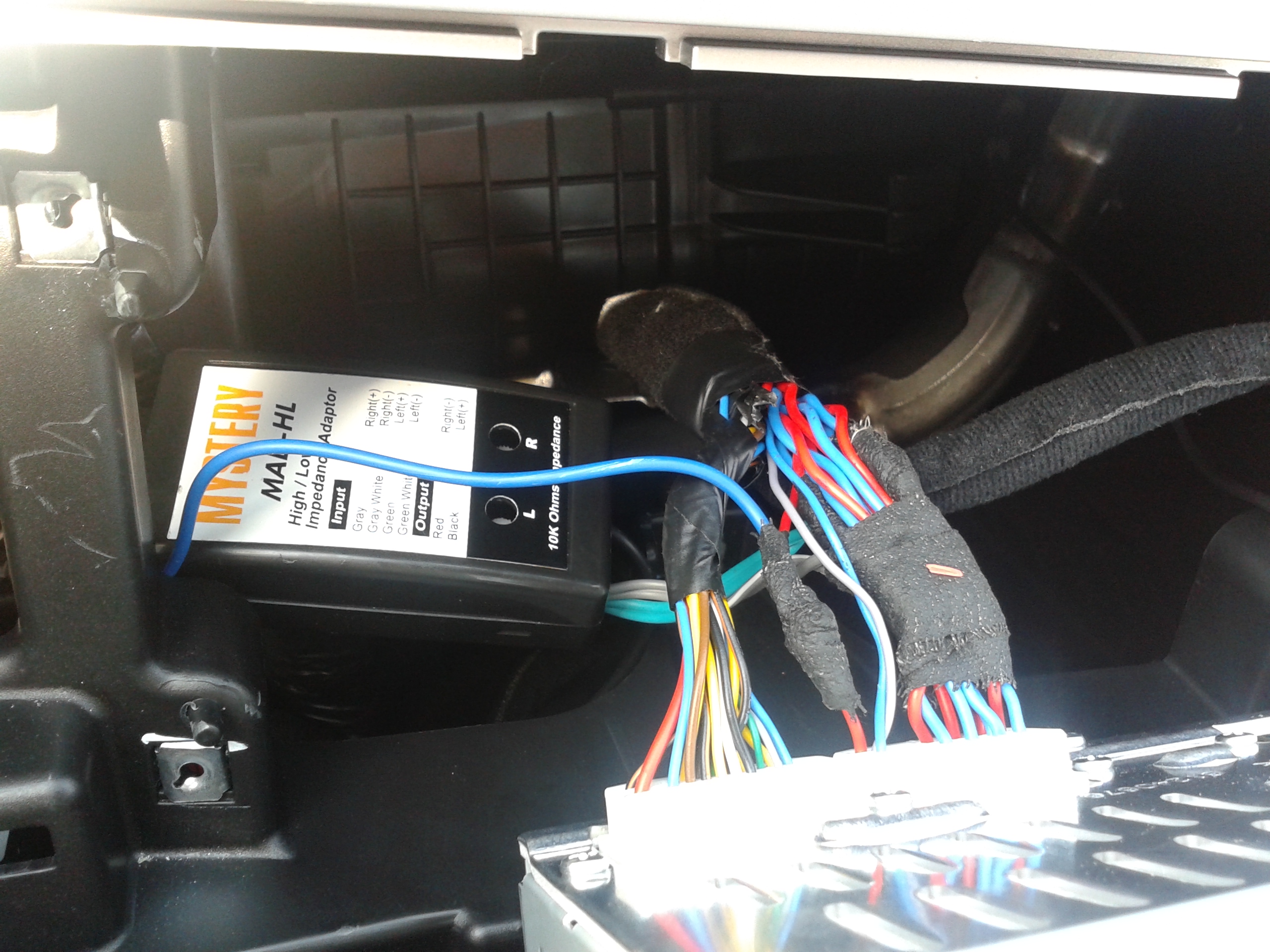 Протяжка силового провода киа сид 3. Минусовой провод киа сид 2010. Провод сид. Разъем двери kia ceed 2008. Сид провод.