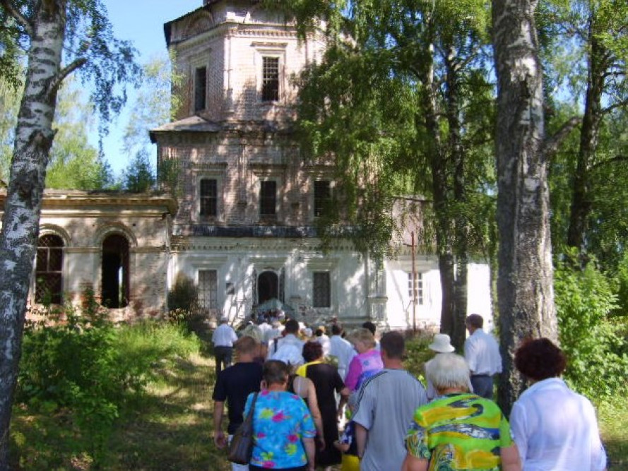 Церковь с Верхосунье Сунский район