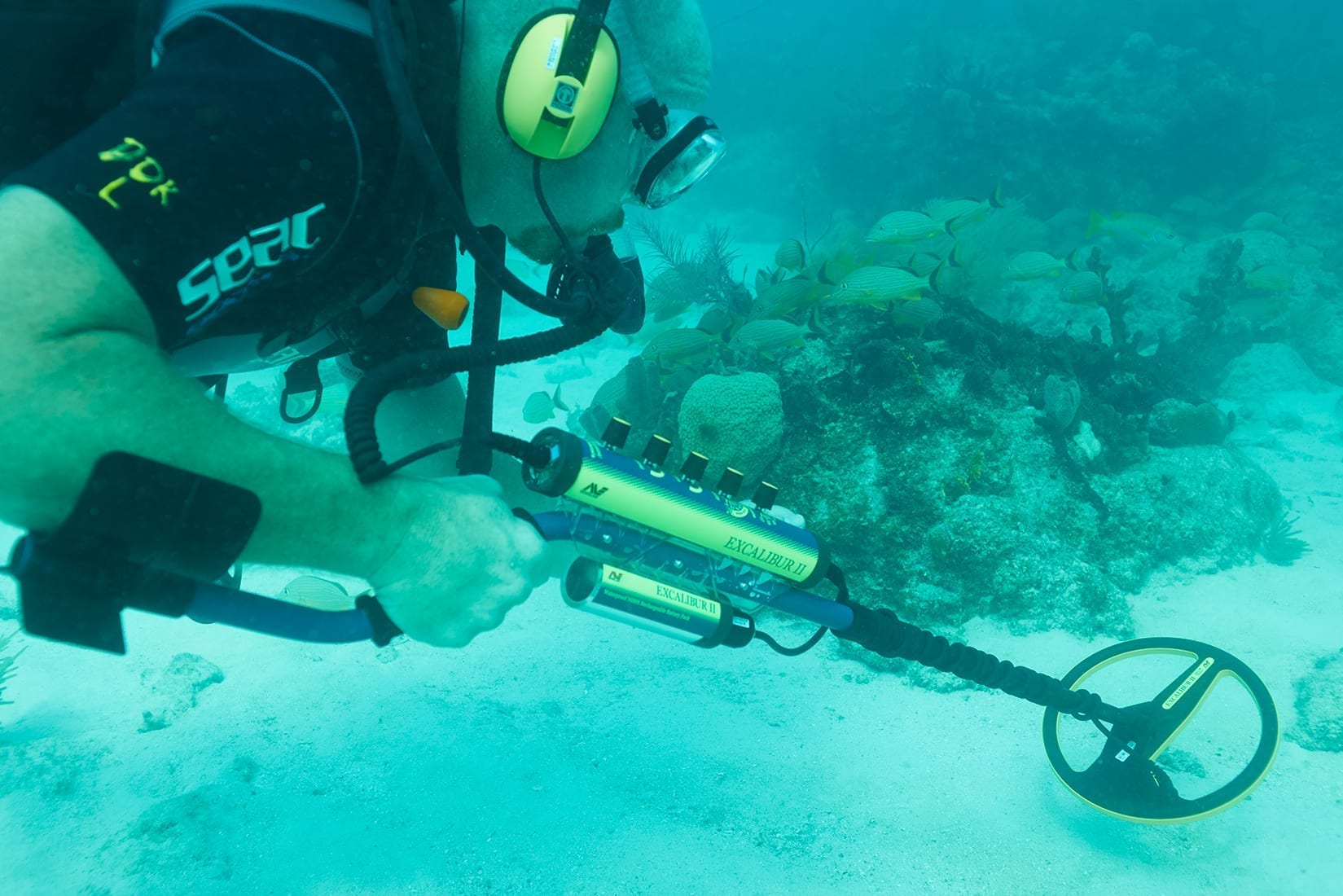 Подводный поиск с металлоискателем