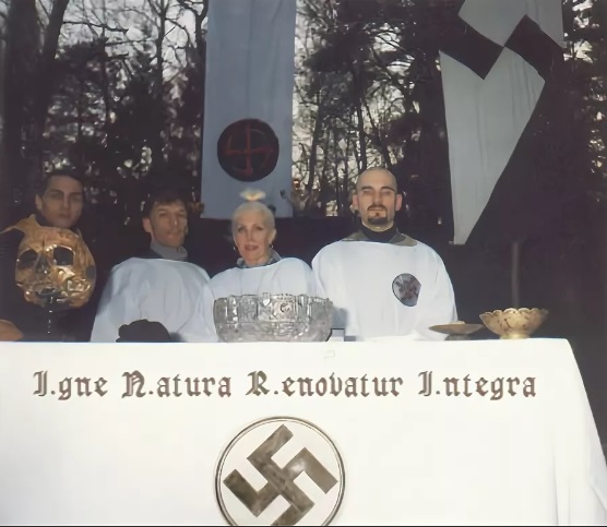 Сатанинский храм массачусетс. Церковь сатаны в сан франциско. Южный крест сатанисты храм в медведково. Антон шандор лавей. Крест саентологии.