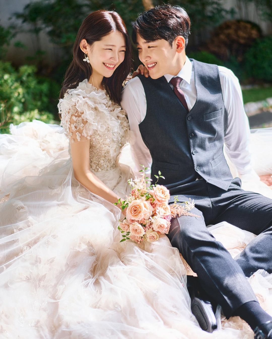 Свадебные фотографии певицы Юкики и Минхёка из MAP6