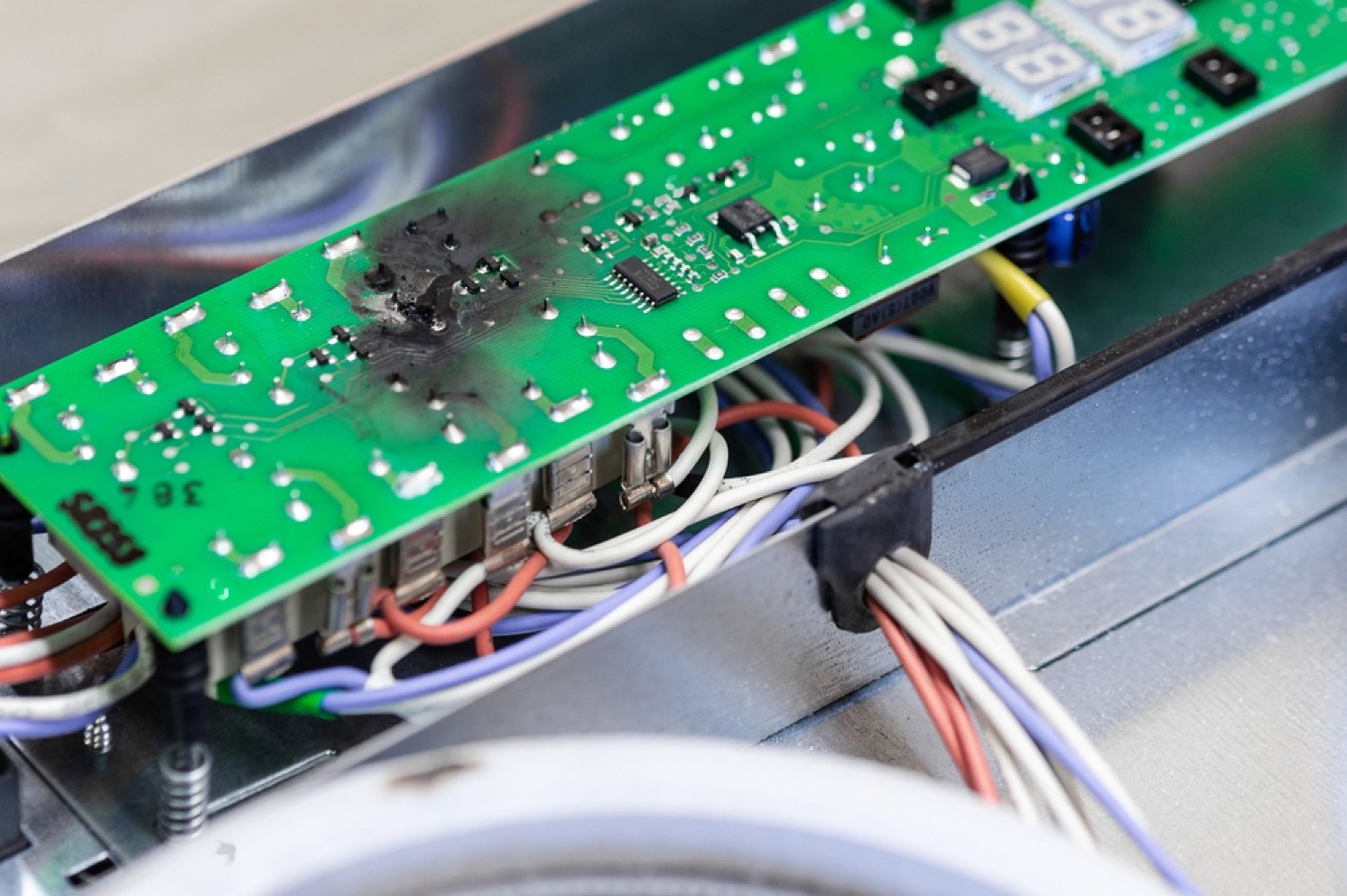 Поломка платы управления электроплиты