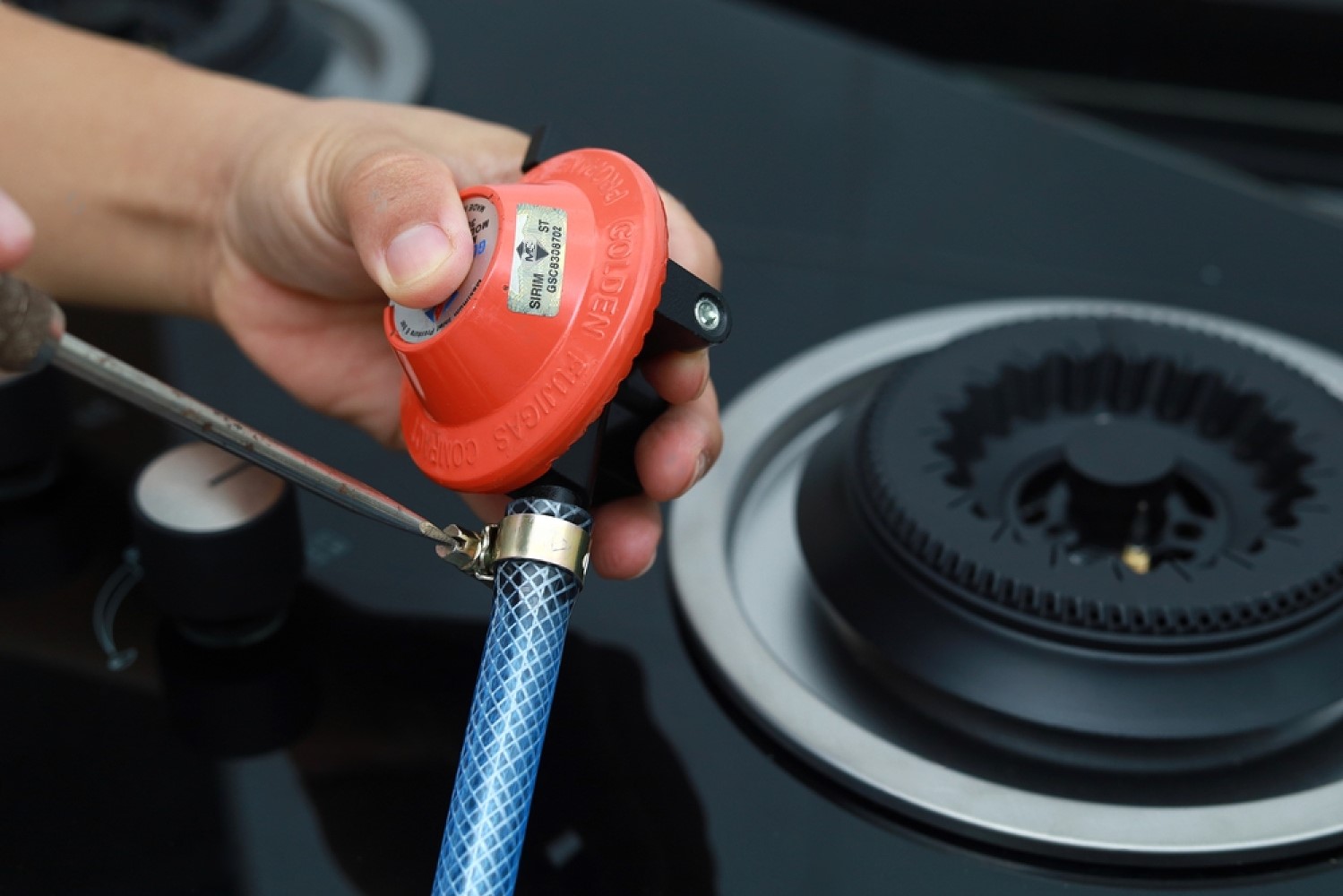 Неисправность регулятора давления газовой плиты