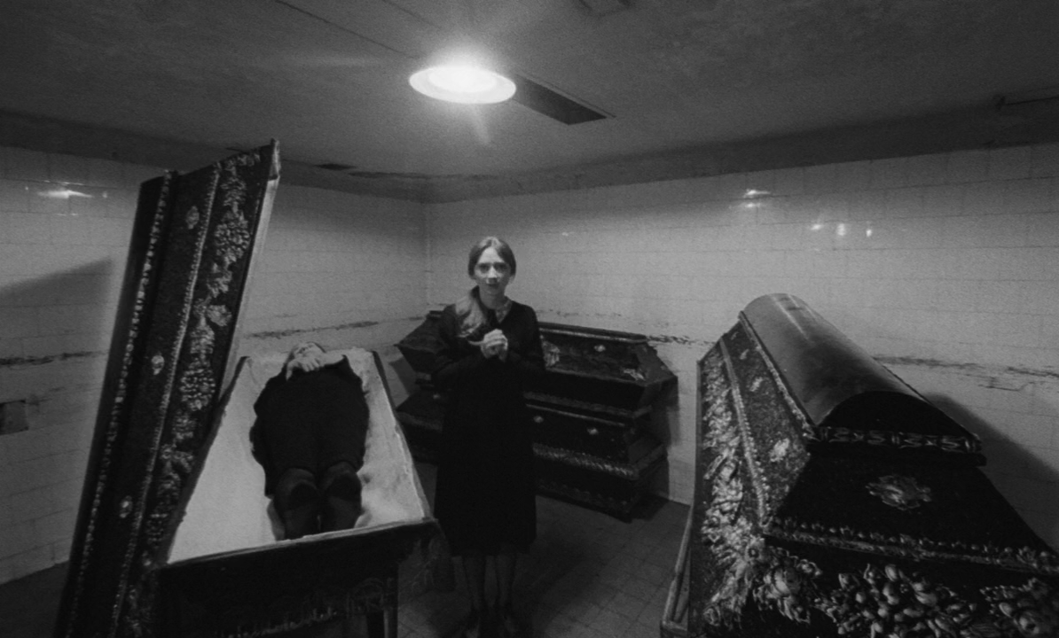 Сжигатель трупов / Spalovac mrtvol / The cremator (1969) BDRip [H.264 ...
