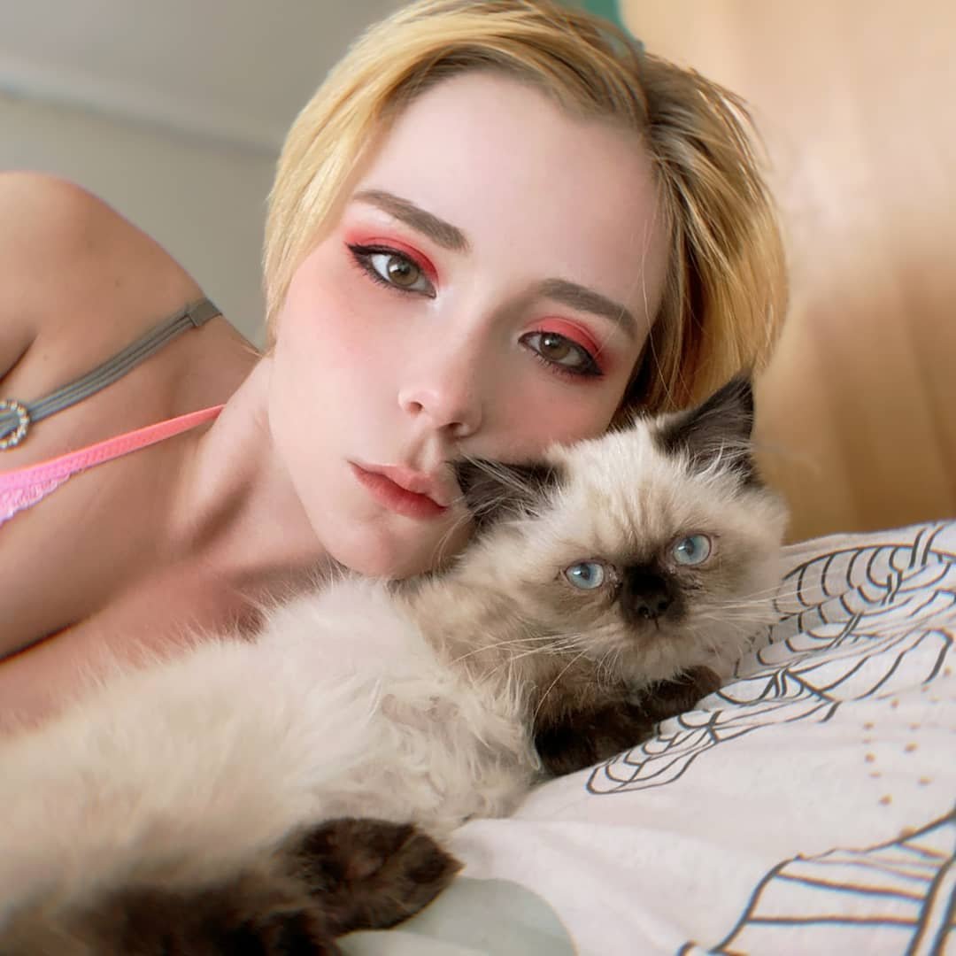 Sweetie Fox вдохновляет людей быть более открытыми по отношению к своей сексуальности