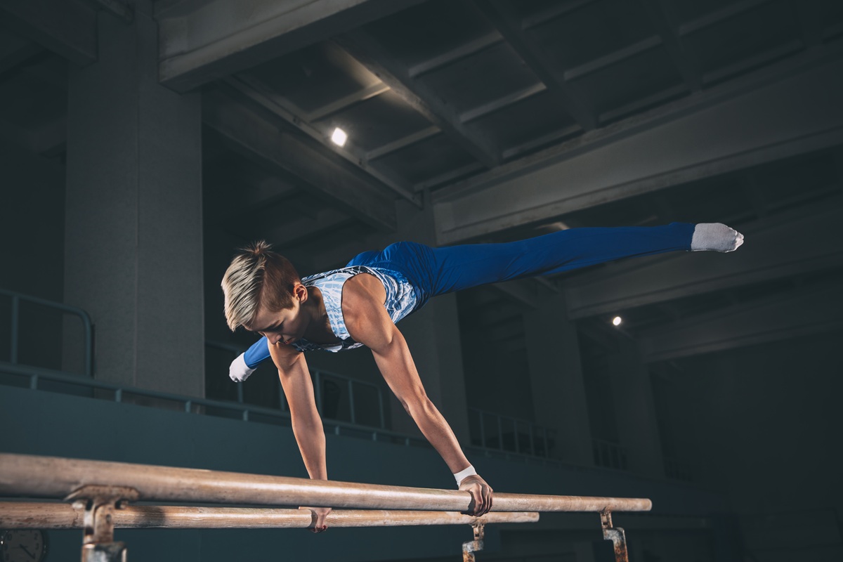 упражнения на брусьях спортивная гимнастика