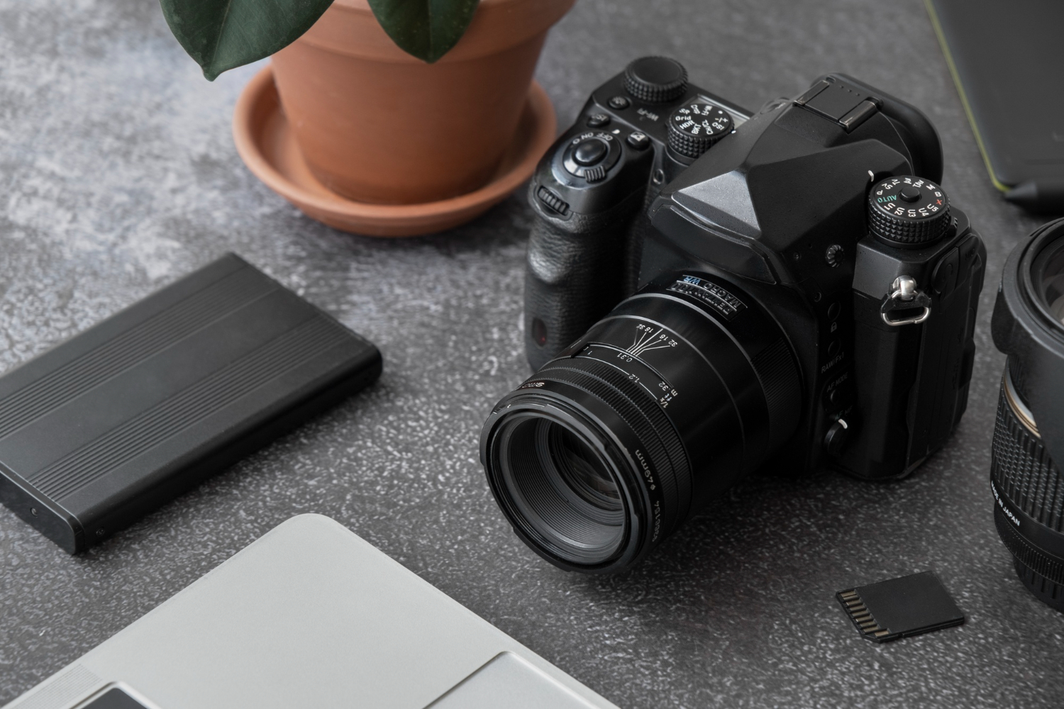 Сдать фотоаппарат в ломбард