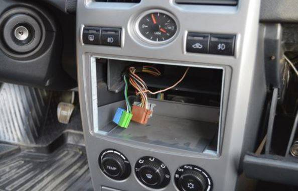 Можно ли подключить игровую консоль к автомобильной магнитоле?