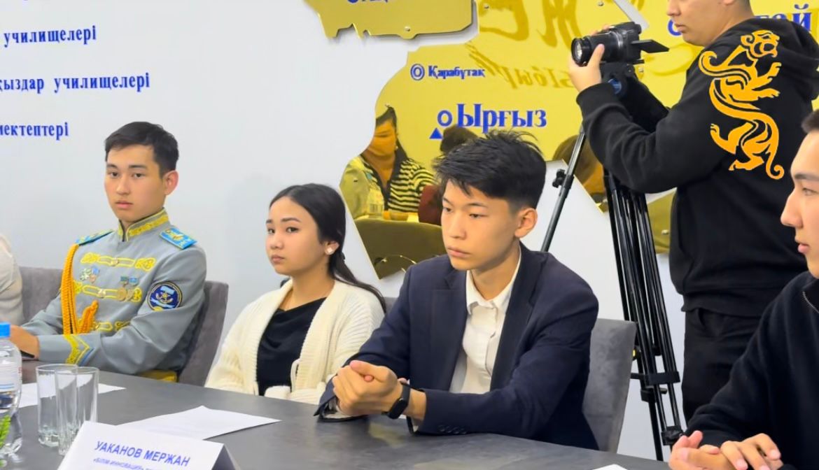Абай облысында балалардың қатысуымен «Балалар үні» дөңгелек үстелі өтті