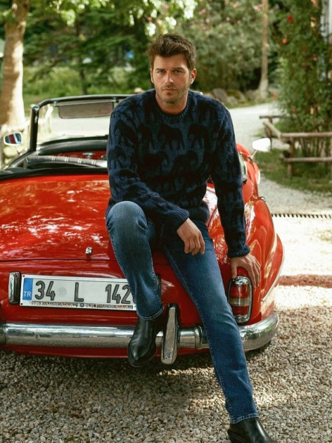 https://s1.hostingkartinok.com/uploads/images/2025/10/be4e1ee6c34b509059d2f695d92b5779.jpg