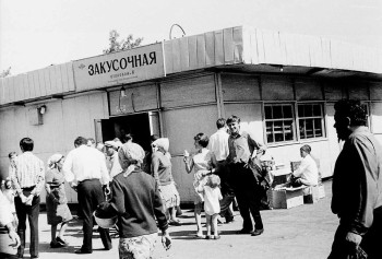 Туристическая карта Петропавловска 1990: видеосалон, беляшная и 13 книжных магазинов