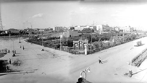 Театральная (Октябрьская) площадь еще без драмтеатра